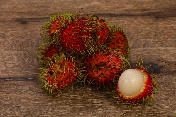 Tropicale Dolce Frutta Esotica Rambutan Mucchio — Foto Stock