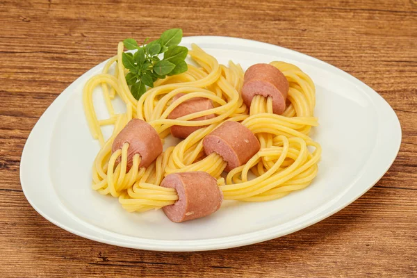 Kids Pasta Spaghetti Sausages Basil — Stock Photo, Image