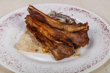 Lezzetli ızgara kuzu ızgarası.