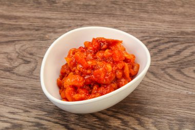 Domates soslu ve biberli fırında böbrek.