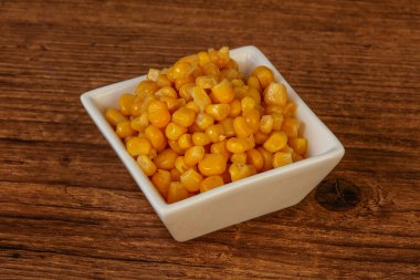 Tatlı salamura mısır tohumları kasede