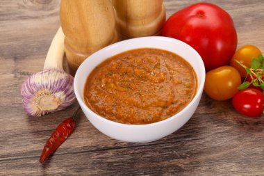 Meşhur İspanyol soğuk domates çorbası.