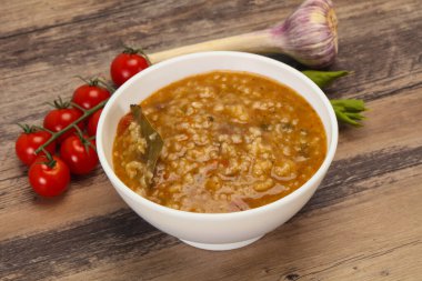 Kafkas Kharço çorbası, sığır eti ve pilav.