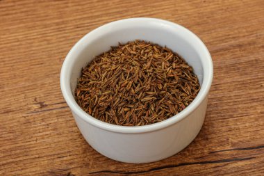 Aroma mutfağı kâsede kurutulmuş zeera tohumları.