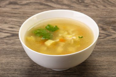 Havuçlu ve patatesli lezzetli tavuk çorbası