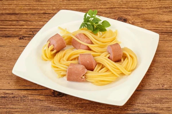 Kids Pasta Spaghetti Sausages Basil — Stock Photo, Image