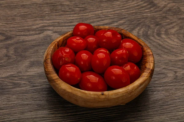 Inlagda Röda Körsbärstomater Skålen — Stockfoto