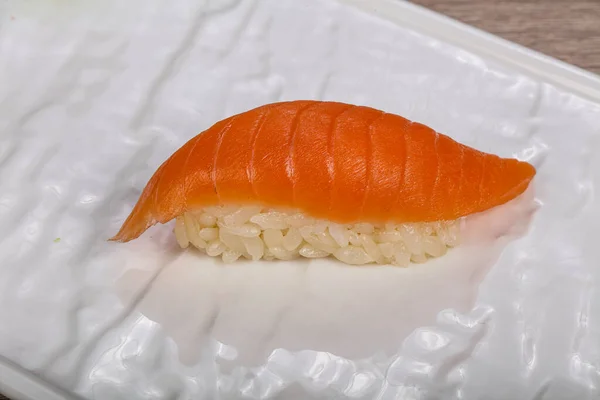 Sushi Tradicional Japonês Com Peixe Salmão — Fotografia de Stock