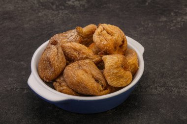 Kuru incirli meyve yığını.