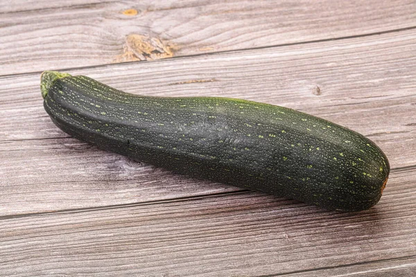 Gustose Giovani Zucchine Naturali Biologiche Isolate — Foto Stock