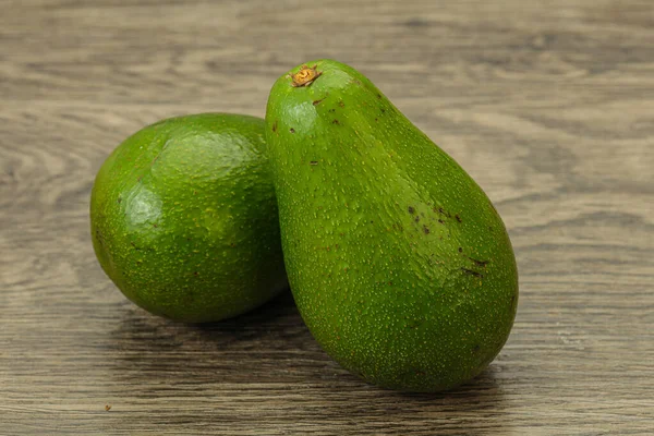 Due Verdure Verdi Esotiche Mature Avocado — Foto Stock