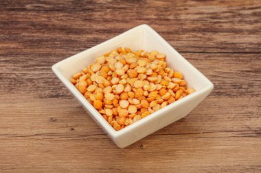 Kavanozda pişirmek için kuru bezelye