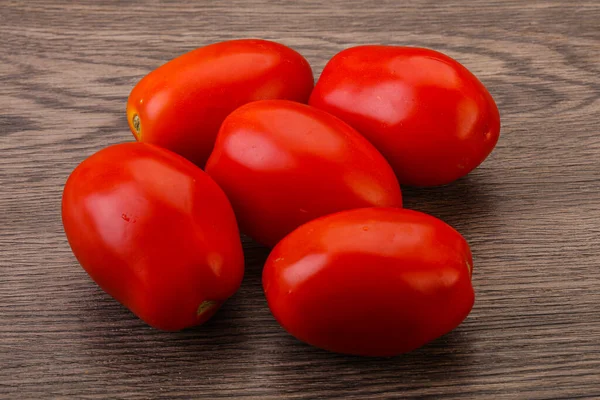 Pocos Rojo Brillante Sabroso Montón Tomate — Foto de Stock