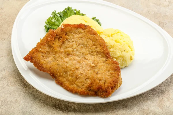 Schnitzel Peito Frango Crocante Com Purê Batata — Fotografia de Stock