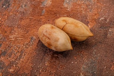 Tatlı ceviz yığını izole edilmiş.