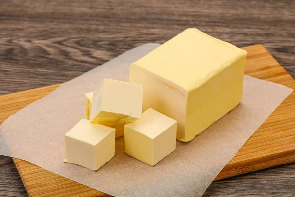 Milchprodukte Natürliche Gelbe Butter Stück Über Bord — Stockfoto