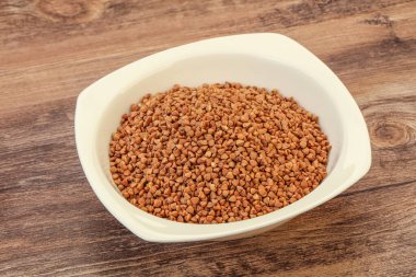 Kâsede çiğ karabuğday gevreği 