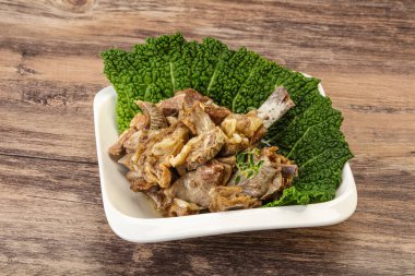 Kavanozda baharatlı kuzu eti