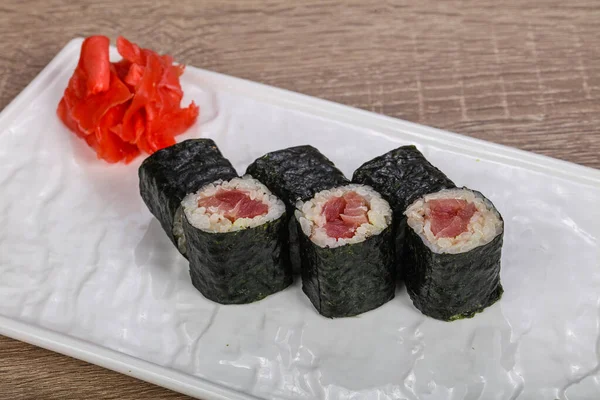 Japoński Tradycyjny Roll Tuńczykiem — Zdjęcie stockowe