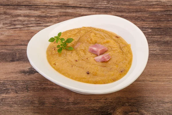 Peas cream soup with smoked pork ribs — Stock Image Peas Cream Soup Smoked Pork Ribs Stock Picture