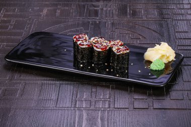 Japon mutfağı - Yılan balığı ve yumuşak peynirli rulo