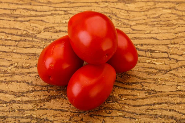 Pocos Rojo Brillante Sabroso Montón Tomate — Foto de Stock