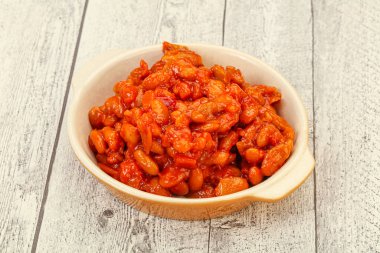 Domates soslu ve biberli fırında böbrek.