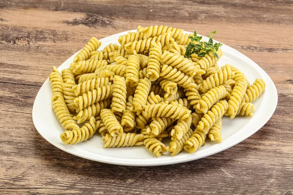 Pasta Italiana Fusilli Pesto — Foto Stock