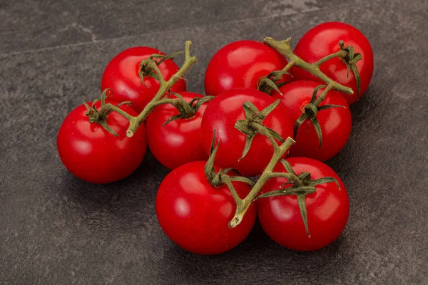 Süße Reife Leckere Kirschtomate Auf Dem Zweig — Stockfoto