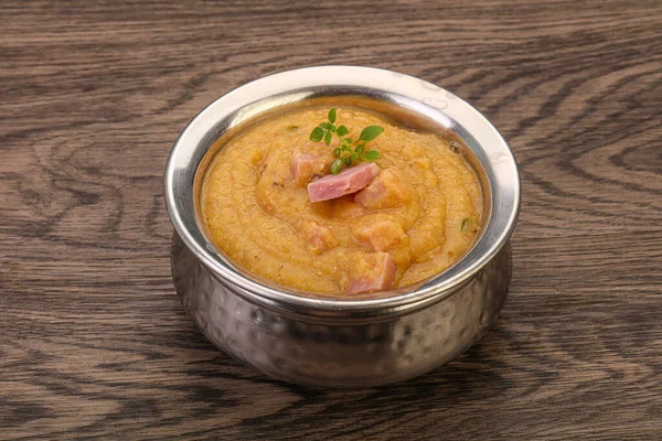 Peas cream soup with smoked pork ribs — Stock Image Peas Cream Soup Smoked Pork Ribs Stock Image