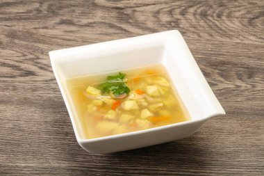 Havuçlu ve patatesli lezzetli tavuk çorbası