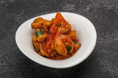 İstiridye soslu tavuk ve sebzeli kişniş.