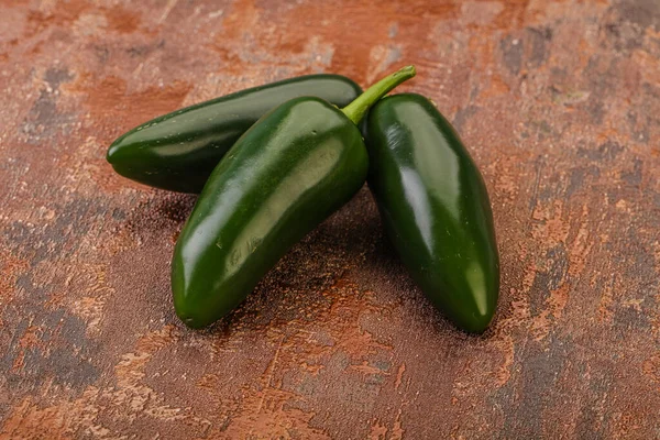 Grüner Roher Würziger Jalapeño Paprika Haufen — Stockfoto