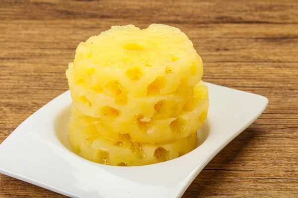 Sweet Ripe Pineapple Rings Bowl — Stock Photo, Image