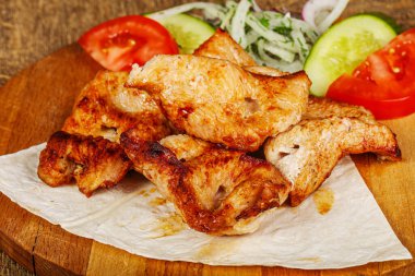 Sebzeli ızgara tavuk göğsü.