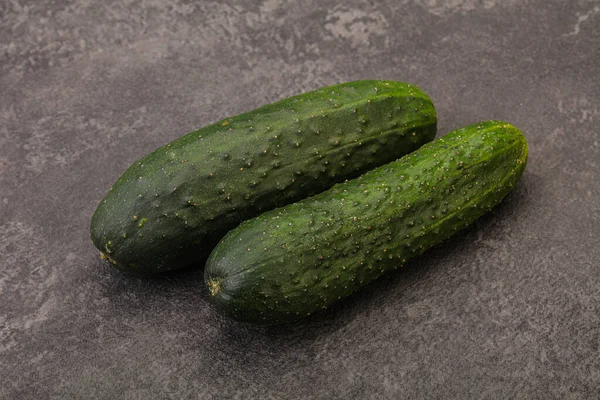 Reife Organische Natürliche Grüne Gurke Isoliert — Stockfoto