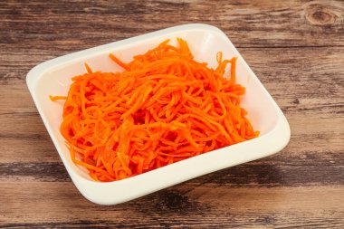 Baharatlı Kore havucu kasede