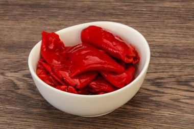 Yağda ızgara kırmızı biber.