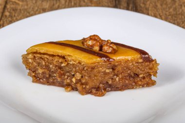 Türk baklavası bal ve fındıklı