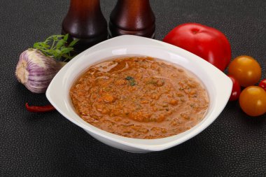 Meşhur İspanyol soğuk domates çorbası.