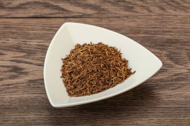 Aroma mutfağı kâsede kurutulmuş zeera tohumları.