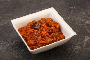 Domatesli ve otlu patlıcan sote.