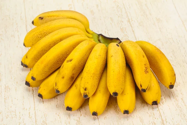 Reife Süße Gelbe Mini Bananenhaufen — Stockfoto