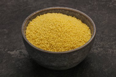 Yemek pişirmek için klozette çiğ öksürük yığını