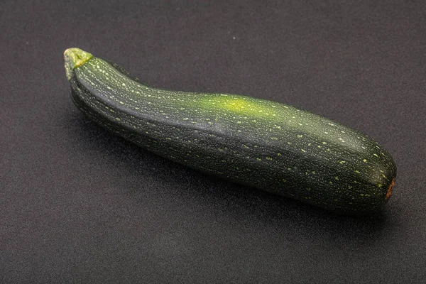 Gustose Giovani Zucchine Naturali Biologiche Isolate — Foto Stock