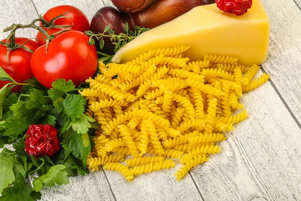 Raw Italian Pasta Fusilli Приготування Їжі Овочами — стокове фото