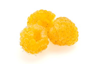 Tatlı, olgun, yapraklı sarı ahududu.