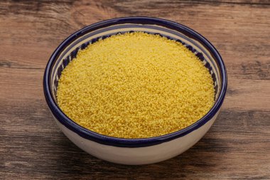 Yemek pişirmek için klozette çiğ öksürük yığını