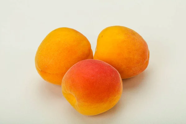 Fresh Ripe Sweet Few Apricots Fruit — Stock Photo, Image