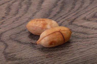 Tatlı ceviz yığını izole edilmiş.